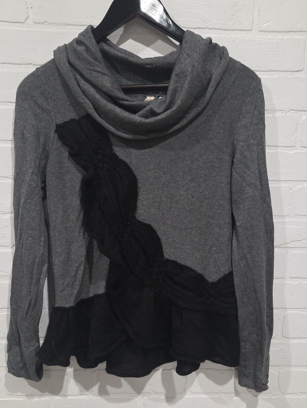 Moth Cotton/cashmereCowl Neck Sweater with Black Knit Appliqué